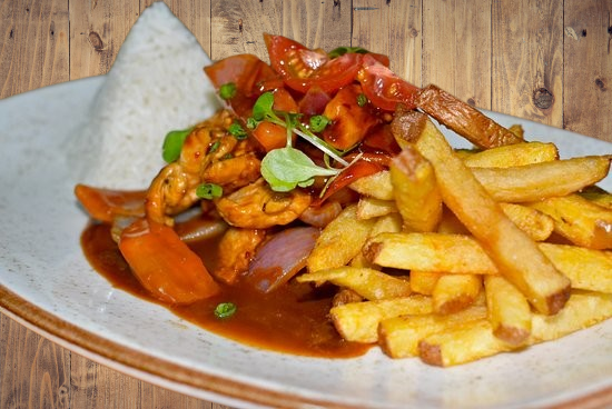 Saltado de Pollo